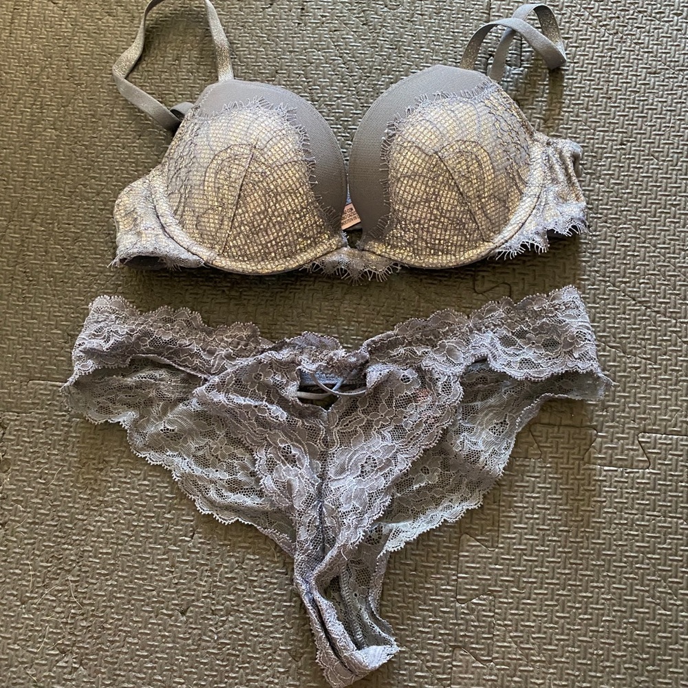 Victoria’s Secret dream Angel bra set